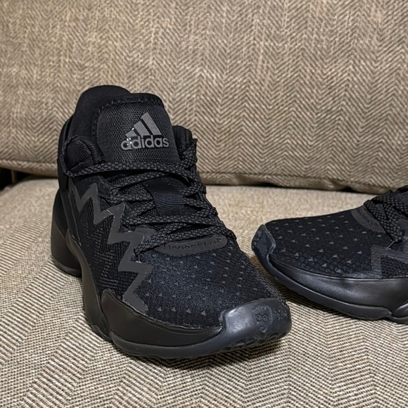 NWT Adidas Bounce DON Issue 2 Basketball GX0041 Lace up All Black Sneaker/Shoe 6 - Picture 5 of 17